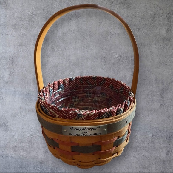 1997 Longaberger Inaugural Basket with protector and liner - Picture 1 of 5